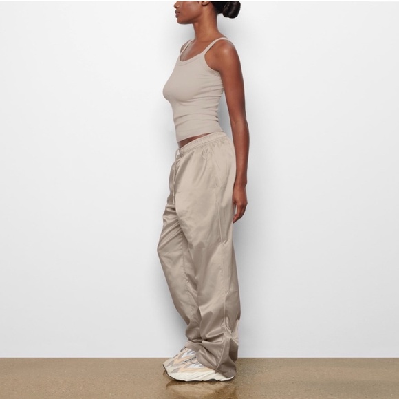 SKIMS Utility Sport Bodysuit STONE XS - Picture 7 of 7